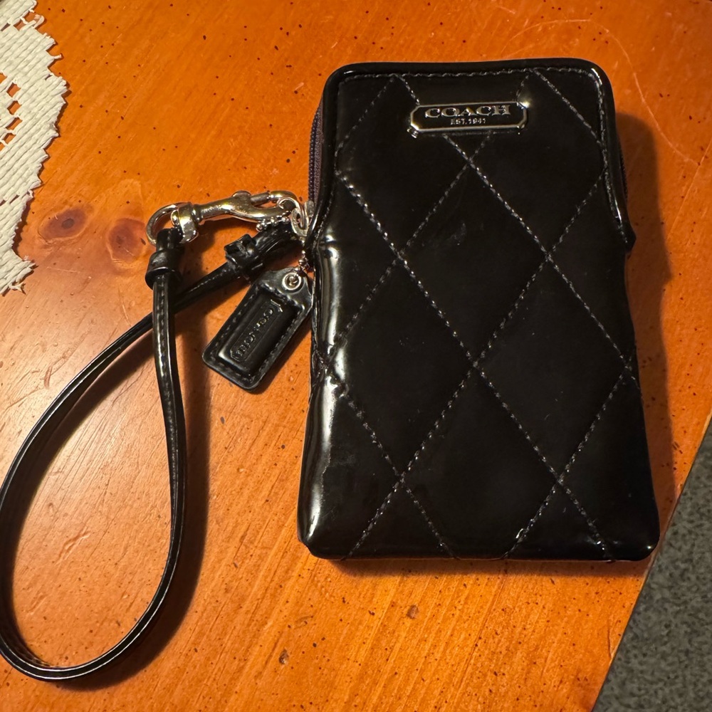 Coach Poppy Black Patent Quilted Card Case/Wristlet